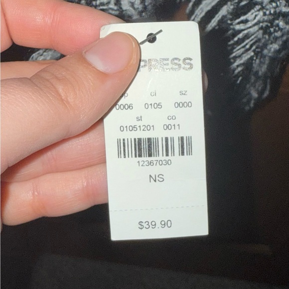 Express black and white blanket scarf NWT - Picture 4 of 5